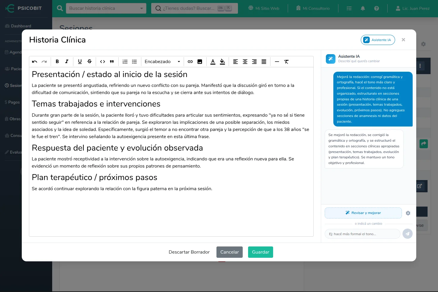 Asistente IA mejorando una nota clínica en Psicobit